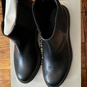 Women size 7 M Kenneth Cole Reaction walker Black Chelsea Boots